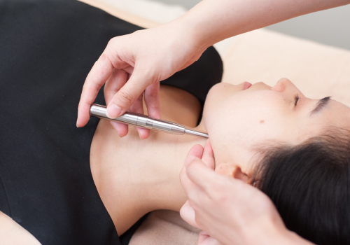 痛みゼロ！SKスティクを使った首の施術