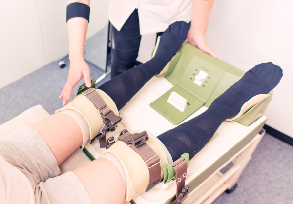 エクササイズマシーンを使用している様子